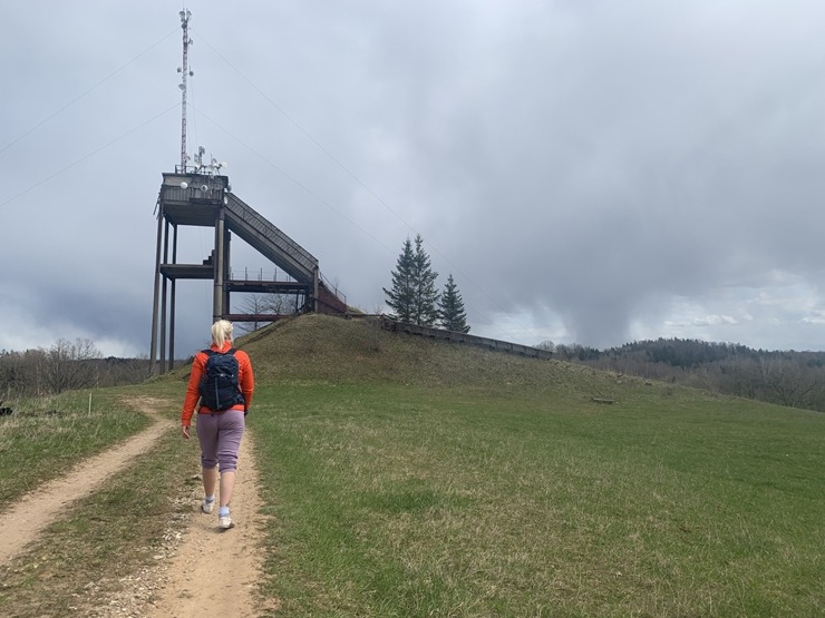 Travelnews.lv dodas 23 km pārgājienā Tukuma apkārtnē 300437