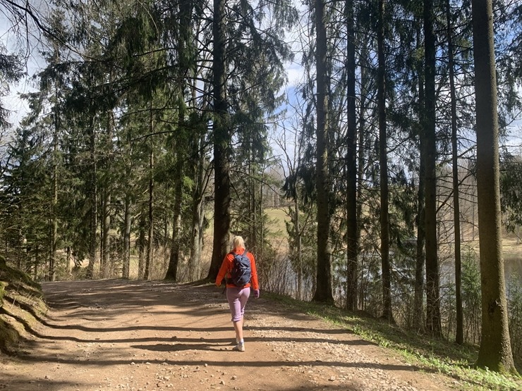 Travelnews.lv dodas 23 km pārgājienā Tukuma apkārtnē 300444