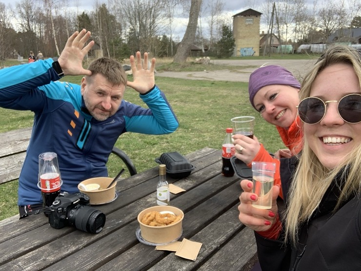 Travelnews.lv dodas 23 km pārgājienā Tukuma apkārtnē 300450