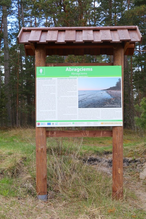 Gar Engures un Mērsraga jūras piekrasti uzbūvētas arhitektoniski pievilcīgas privātmājas 300970