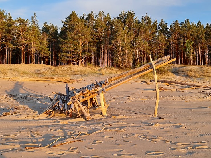 Travelnews.lv pirmo reizi apmeklē Gaujas ietekas labo krastu un Rīgas jūras līča pludmali saulrietā 301308