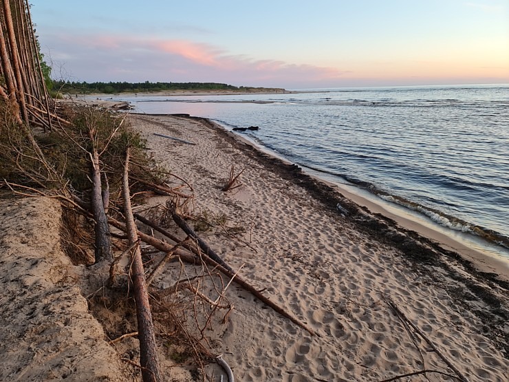 Travelnews.lv pirmo reizi apmeklē Gaujas ietekas labo krastu un Rīgas jūras līča pludmali saulrietā 301313