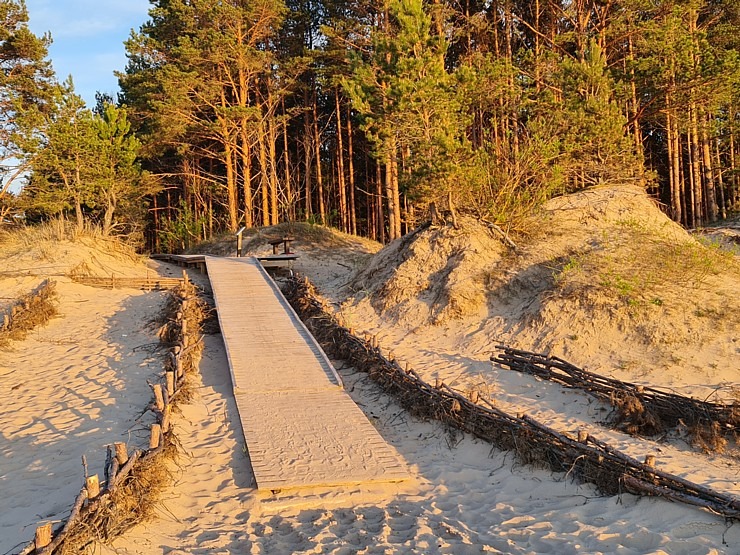 Travelnews.lv pirmo reizi apmeklē Gaujas ietekas labo krastu un Rīgas jūras līča pludmali saulrietā 301319