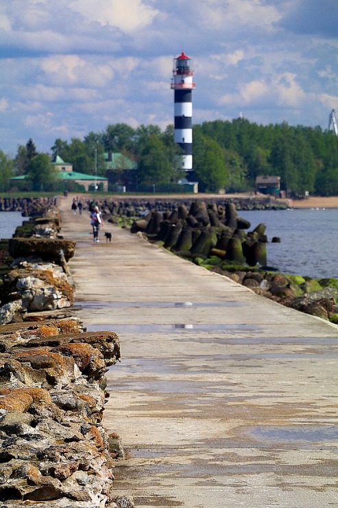 Travelnews.lv apmeklē Rietumu molu, Daugavgrīvas bāku un piedzīvo reņģu ķeršanu 301418