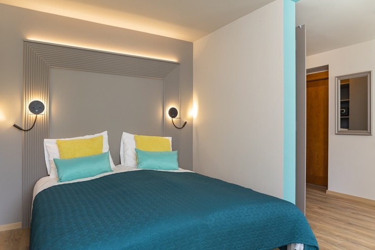 Jūrmalā viesi tiek laipni aicināti palikt jaunās un renovētās istabiņās viesnīcā «kurshi hotel&spa» 302141