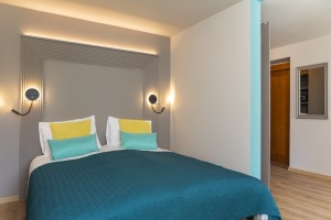 Jūrmalā viesi tiek laipni aicināti palikt jaunās un renovētās istabiņās viesnīcā «kurshi hotel&spa» 2