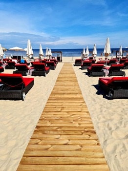 Jūrmalas pludmales viesnīca «Baltic Beach Hotel» piedāvā jūru, smiltis, sauli un servisu 4