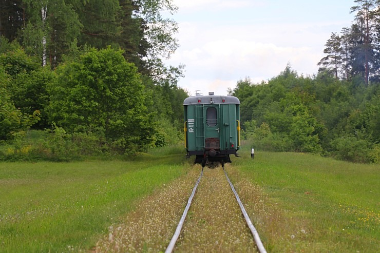 Travelnews.lv Stāmerienas dzelzceļa stacijā sagaida bānīti Gulbene-Alūksne 302380