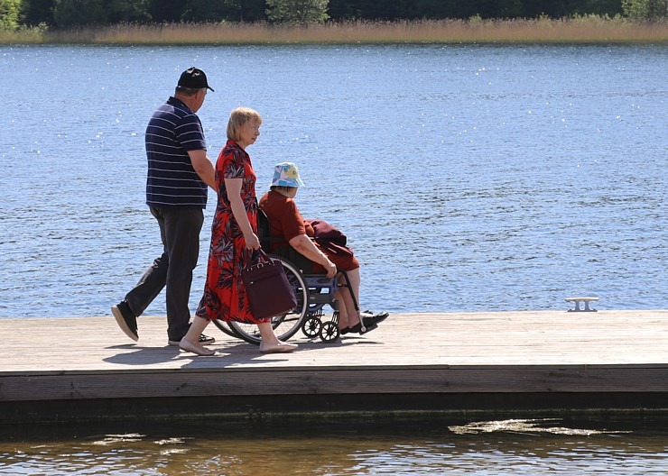 Travelnews.lv ar velorīku izbrauc Pilssalu Alūksnes ezerā, kur atrodas Marienburgas cietokšņa drupas 302481