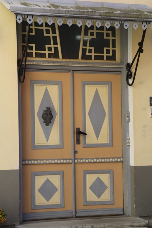 Travelnews.lv apciemo Tallinu un izveido vairāk nekā 50 vecpilsētas durvju kolekciju 302564