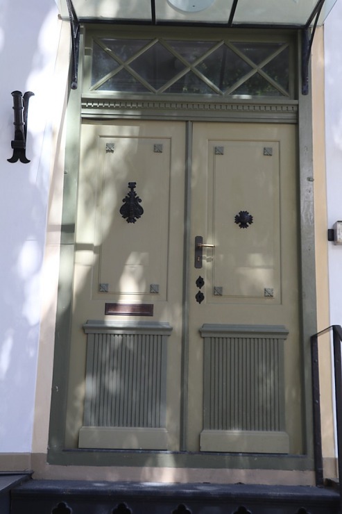 Travelnews.lv apciemo Tallinu un izveido vairāk nekā 50 vecpilsētas durvju kolekciju 302590