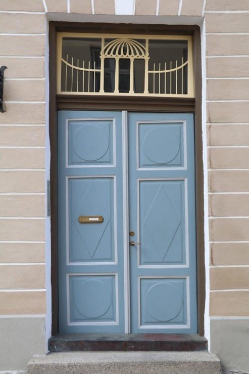 Travelnews.lv apciemo Tallinu un izveido vairāk nekā 50 vecpilsētas durvju kolekciju 302603