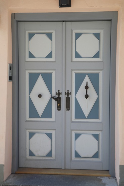 Travelnews.lv apciemo Tallinu un izveido vairāk nekā 50 vecpilsētas durvju kolekciju 302561