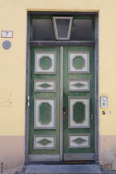 Travelnews.lv apciemo Tallinu un izveido vairāk nekā 50 vecpilsētas durvju kolekciju 21