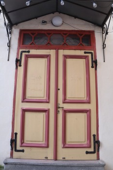 Travelnews.lv apciemo Tallinu un izveido vairāk nekā 50 vecpilsētas durvju kolekciju 23