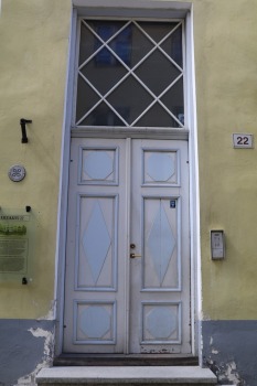 Travelnews.lv apciemo Tallinu un izveido vairāk nekā 50 vecpilsētas durvju kolekciju 46