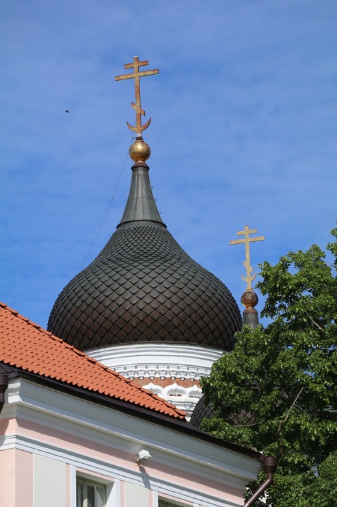 Travelnews.lv fotopiezīmes: Tallinas vecpilsēta slavējas ar viduslaiku torņiem 302761