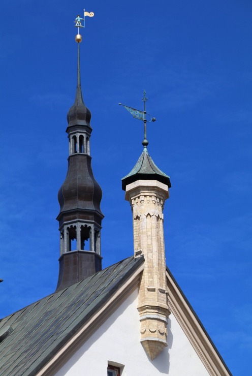 Travelnews.lv fotopiezīmes: Tallinas vecpilsēta slavējas ar viduslaiku torņiem 302766