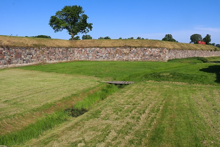 Travelnews.lv apmeklē Daugavpils cietoksni, kas ir pēdējais bastionu tipa cietoksnis pasaulē 303048