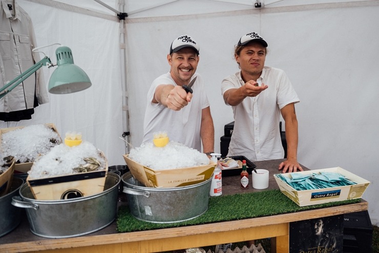 Baltais pikniks šovasar aizvadīts Siguldas pils parkā 304817