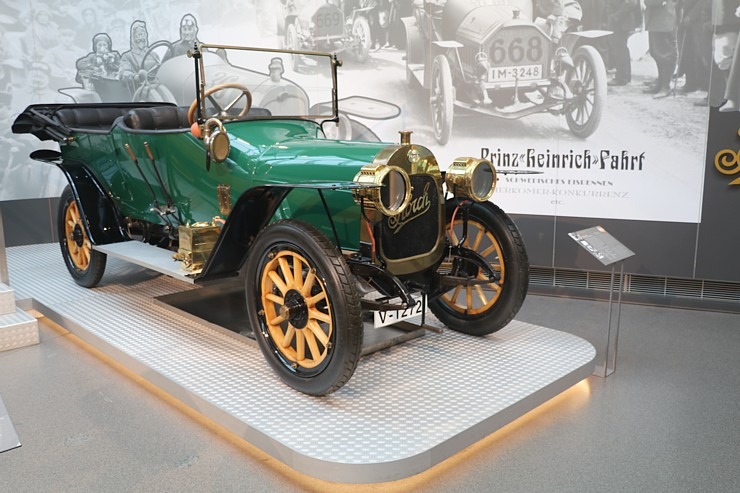 Travelnews.lv apmeklē vietu, kur dzima auto zīmols «AUDI» - «August Horch Museum Zwickau» Cvikavā 304925
