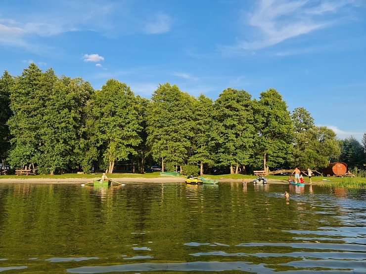 Travelnews.lv izbauda Krāslavas novada viesmīlību, kempingu «Siveri», 1500 lelles un Pauliņa keramiku 304974