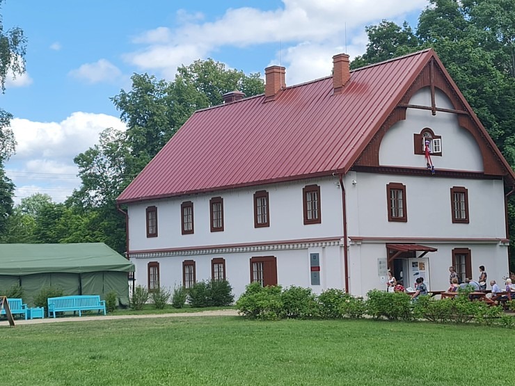 Travelnews.lv izbauda Krāslavas novada viesmīlību, kempingu «Siveri», 1500 lelles un Pauliņa keramiku 305002