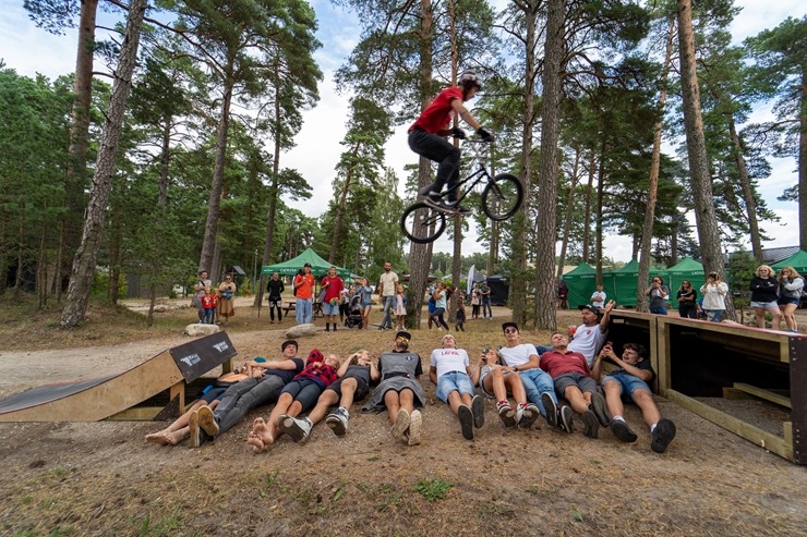 Aizvadīts gadskārtējais «BB Summer Jam» ar vairākām ekstrēmo sporta veidu sacensībām un labu mūziku 305127