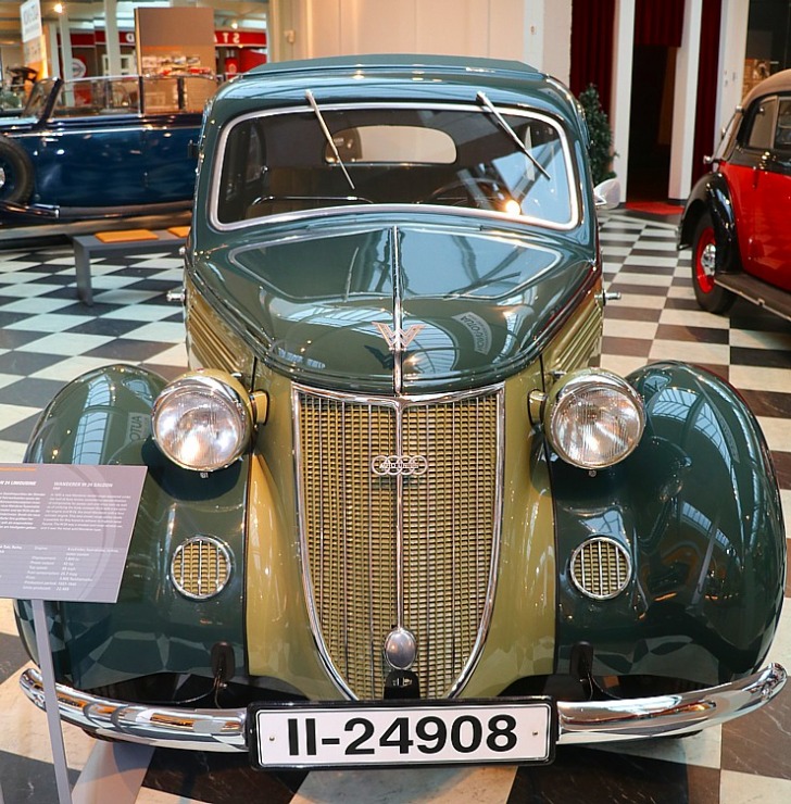«Audi» zīmola faniem noteikti jāapmeklē muzejs «August Horch Museum Zwickau» Cvikavā 305249
