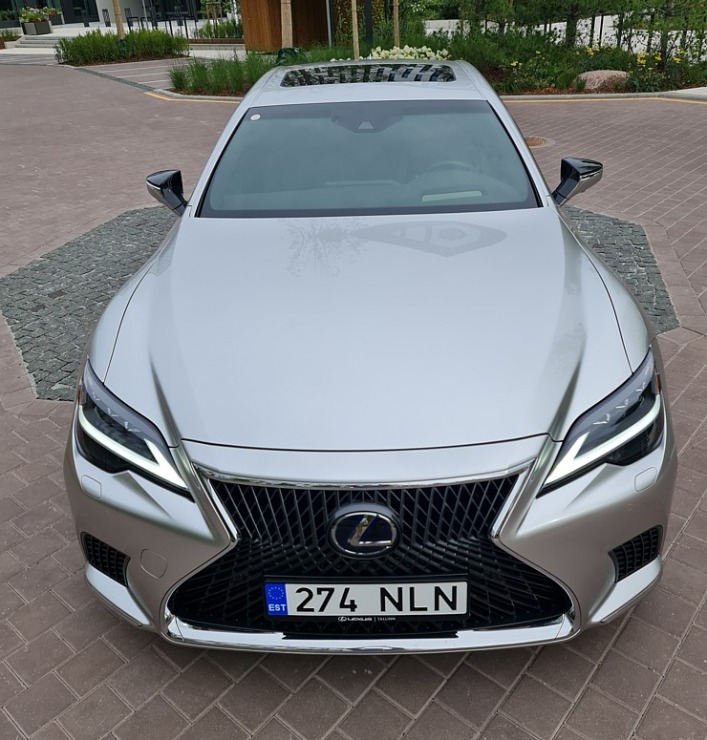 Travelnews.lv apceļo Latviju ar jauno piektās paaudzes «Lexus LS 500h AWD», kas maksā 145 000 eiro 305327