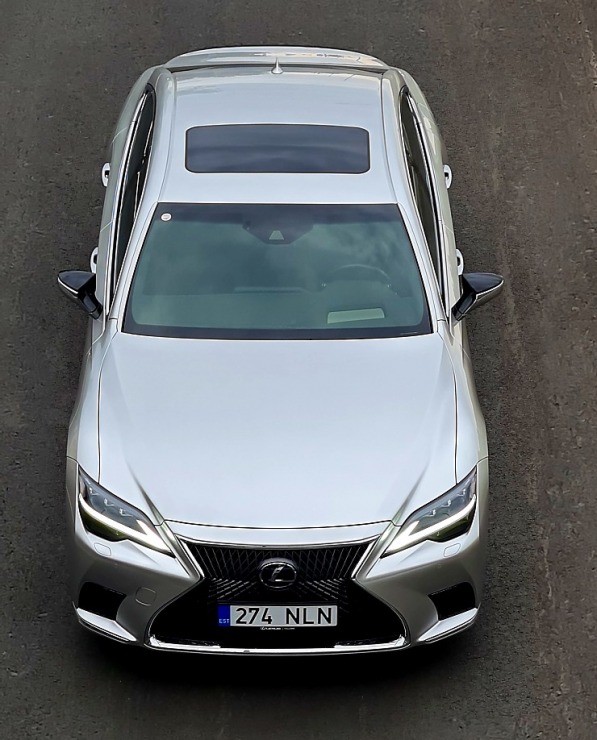 Travelnews.lv apceļo Latviju ar jauno piektās paaudzes «Lexus LS 500h AWD», kas maksā 145 000 eiro 305320