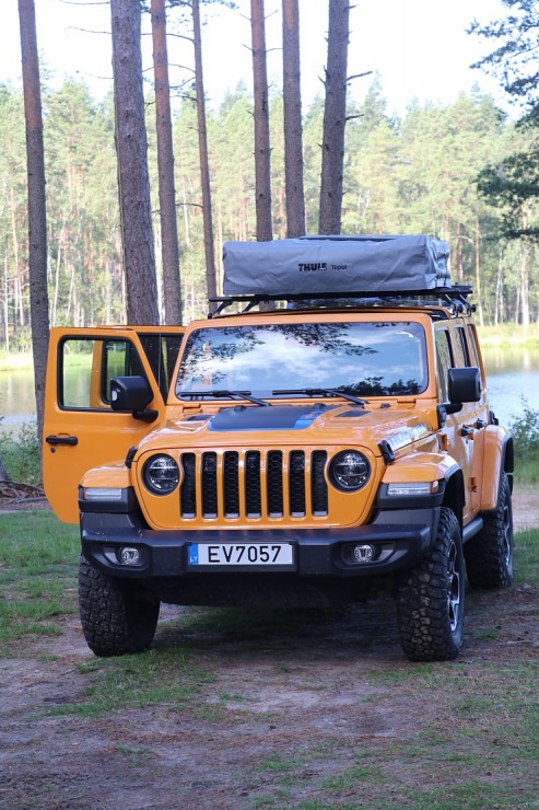 Travelnews.lv kopā ar autodīleri «Autobrava» Latvijas bezceļos izdzen jaunos «Jeep» spēkratus 305739