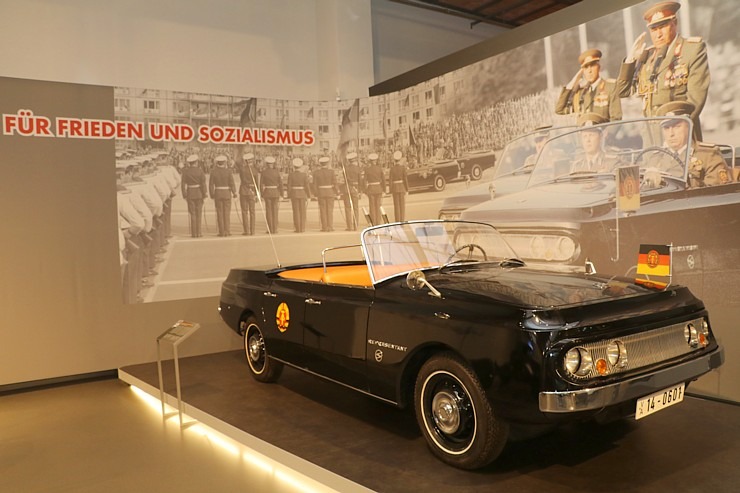 Cvikavas «Audi» un «Trabant» muzejā «August Horch Museum Zwickau» var arī apprecēties 305998