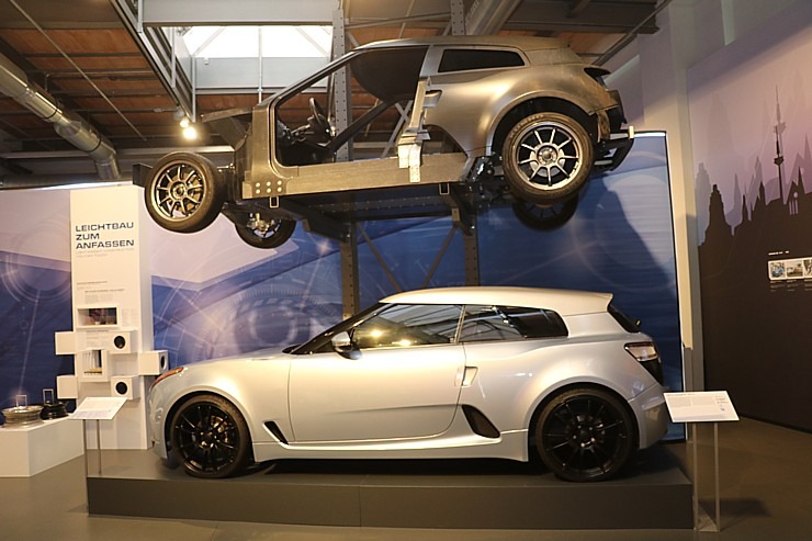 Cvikavas «Audi» un «Trabant» muzejā «August Horch Museum Zwickau» var arī apprecēties 306017