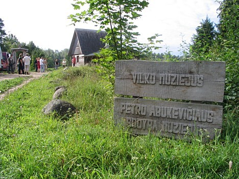 Mākslinieka Petro Abukevičiausa memoriālā vieta 16496