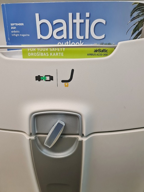 Travelnews.lv lido ar «airBaltic» no Rīgas uz Tallinu caur Helsinkiem biezās miglas dēļ 306908