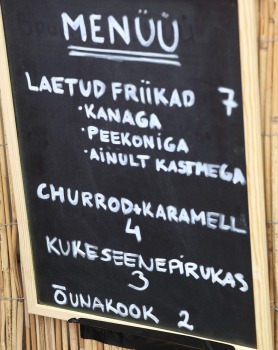 Travelnews.lv apmeklē un izbauda trīs mājas kafejnīcas Igaunijas Kuresārē 46