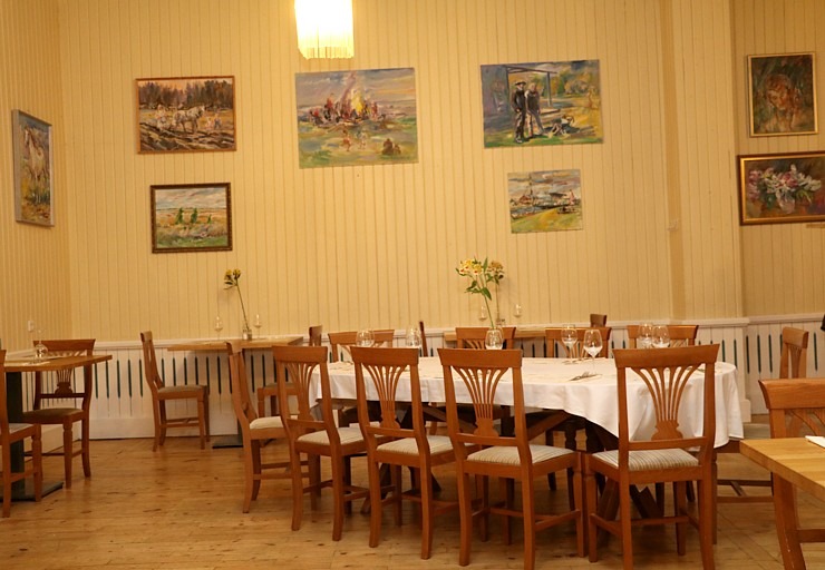 Travelnews.lv izbauda Baltijas jūras zivju ēdienus Kuresāres restorānā «Ku-Kuu» 307407