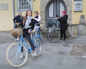 Travelnews.lv ar velosipēdu apceļo Kuresāri Sāmsalā un apciemo tūrisma informācijas centru 37