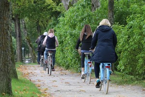 Travelnews.lv ar velosipēdu apceļo Kuresāri Sāmsalā un apciemo tūrisma informācijas centru 6