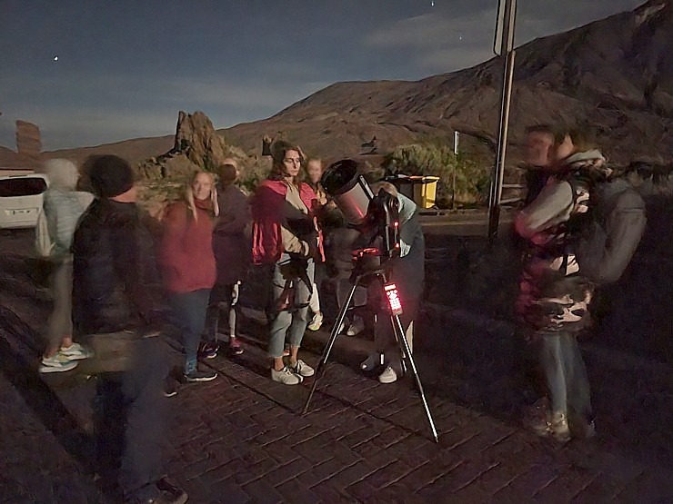 Izbaudām vakariņas restorānā «Paradores» Teides vulkāna piekājē un ar teleskopu vērojam zvaigznes 308189