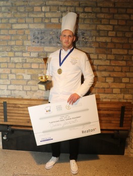 «Latvijas gada pavārs 2021» ir Dinārs Zvidriņš un «Latvijas gada pavārzellis 2021» ir Aleksandra Krūka 35