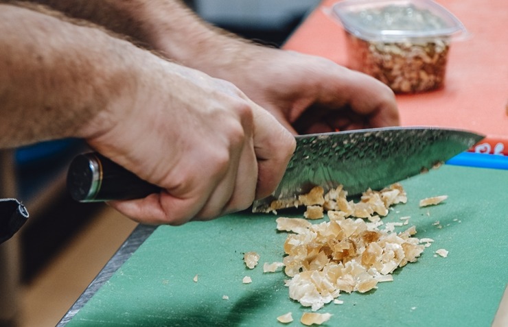 Latgalieši projekta «Local foods» ietvaros klātienē iepazīst Tomasa Godiņa pavārmākslu. Foto: Inga Pudnika-Skerškāne 308822