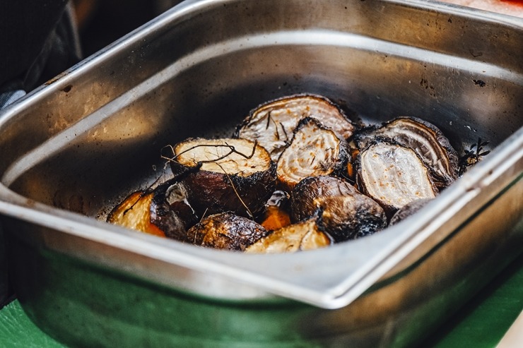 Latgalieši projekta «Local foods» ietvaros klātienē iepazīst Tomasa Godiņa pavārmākslu. Foto: Inga Pudnika-Skerškāne 308824