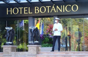 Travelnews.lv izbauda pusdienas Tenerifes luksus viesnīcā «Hotel Botánico & The Oriental Spa Garden» 44