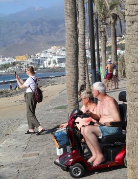 Travelnews.lv iepazīst Tenerifes kūrorta Adeje pludmali un promenādi 29