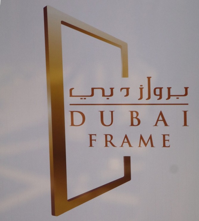 Travelnews.lv vakara gaismā apmeklē 150 metru augsto Dubaijas rāmi «Dubai Frame» 311547