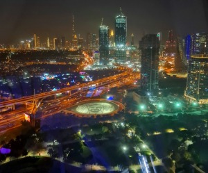 Travelnews.lv vakara gaismā apmeklē 150 metru augsto Dubaijas rāmi «Dubai Frame» 21