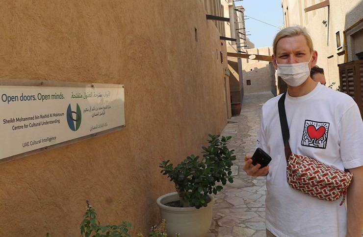 Travelnews.lv izbauda vietējo ēdienu Dubaijas Kultūras centrā 311756