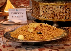 Travelnews.lv izbauda vietējo ēdienu Dubaijas Kultūras centrā 11